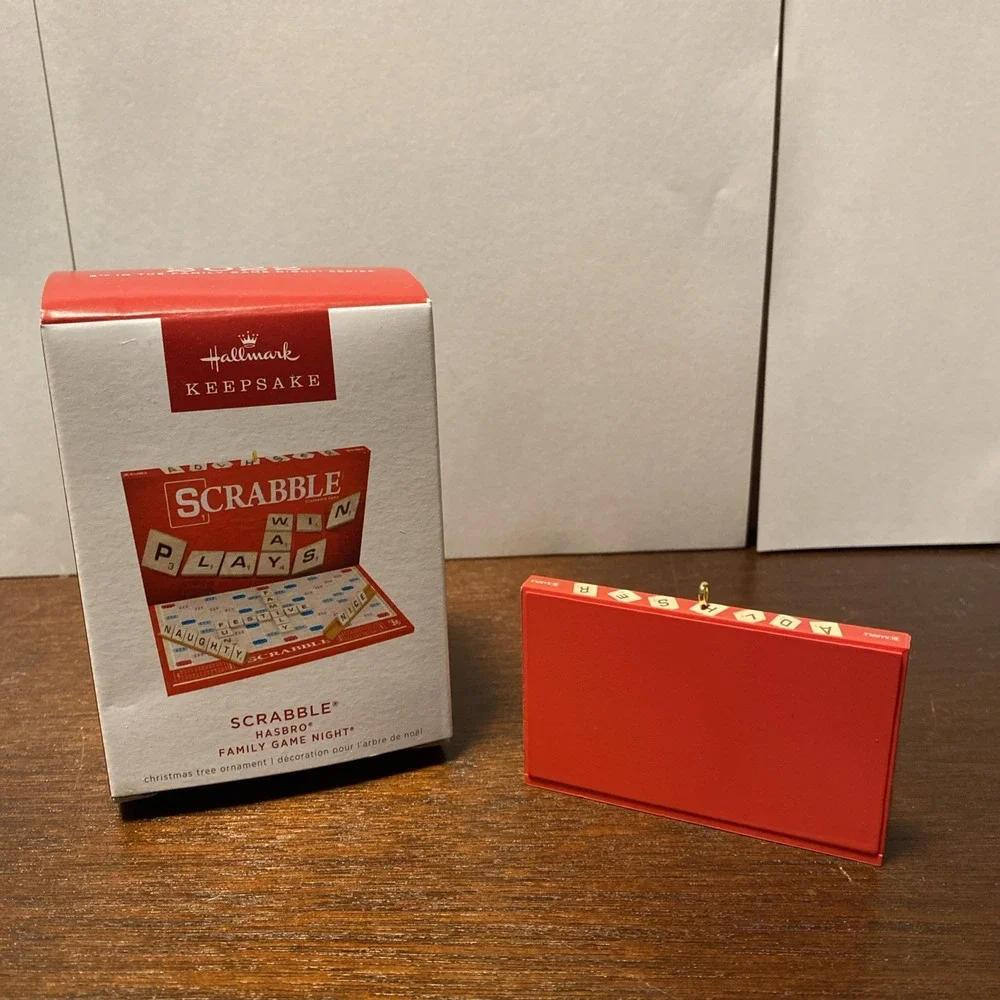 2022 HALLMARK Scrabble CHRISTMAS ORNAMENT 9th in‎ series of Family Game Night